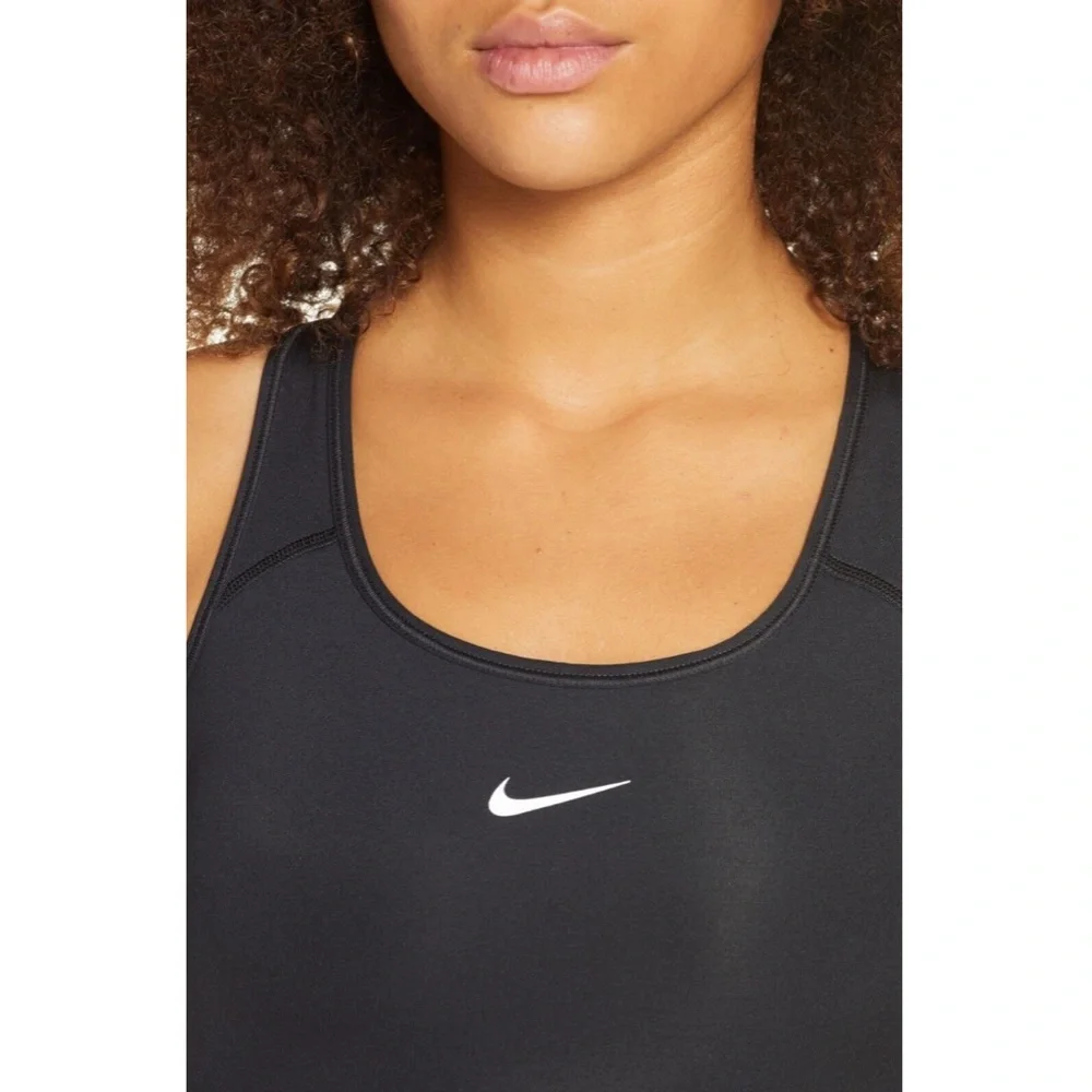 Nike moisture 18%